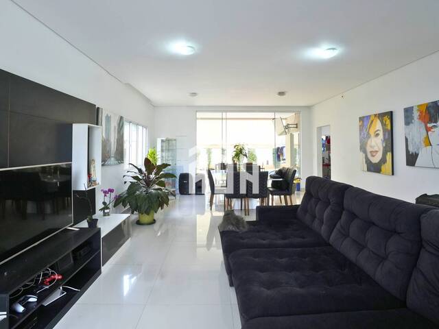 Casa para Venda em Santana de Parnaíba - 2