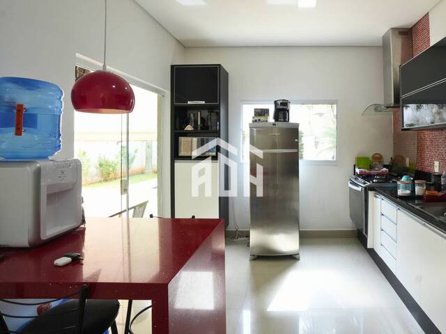 Casa para Venda em Santana de Parnaíba - 5