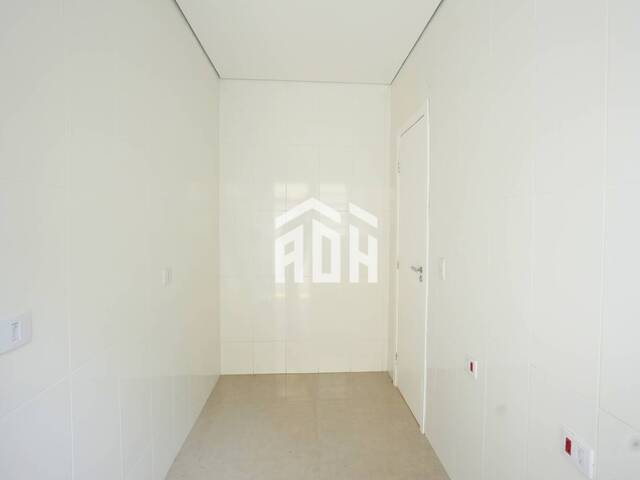Casa para Venda em Santana de Parnaíba - 2