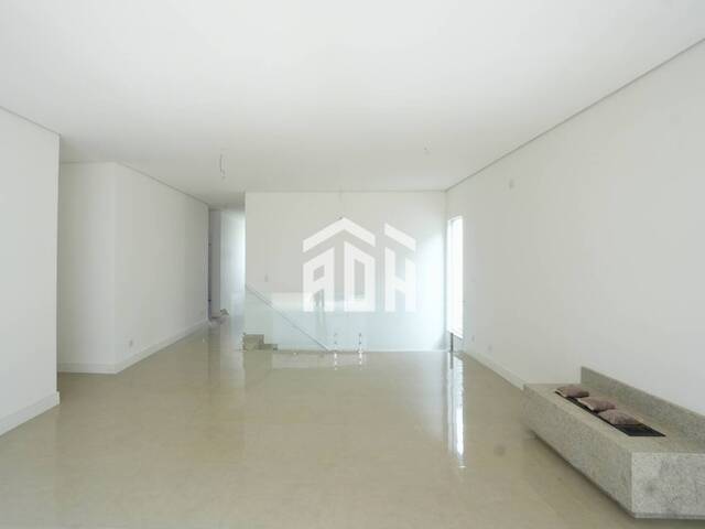 Casa para Venda em Santana de Parnaíba - 5