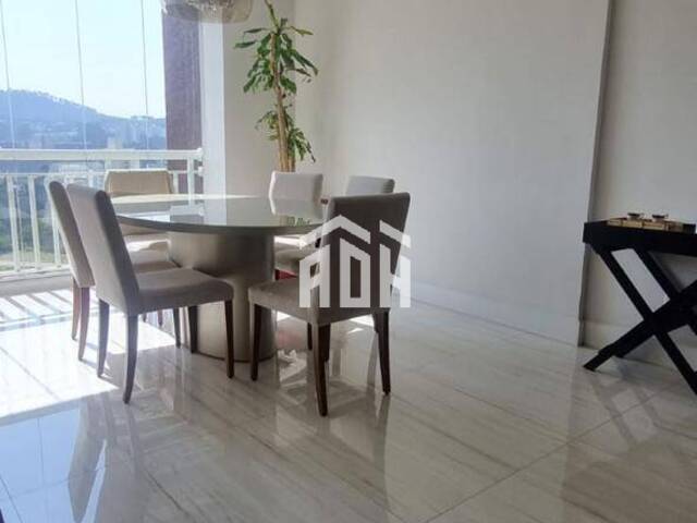 Apartamento para Venda em Santana de Parnaíba - 2