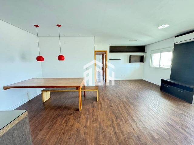 Apartamento para Venda em Santana de Parnaíba - 2