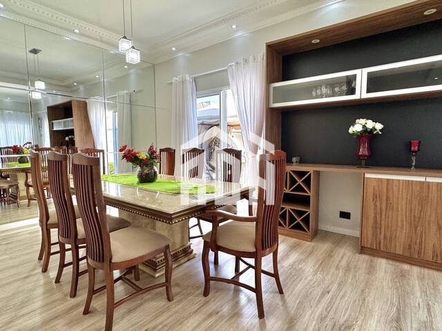 Casa para Venda em Santana de Parnaíba - 4