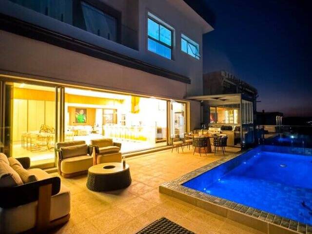 Casa para Venda em Santana de Parnaíba - 2