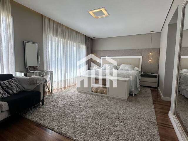 Casa para Venda em Santana de Parnaíba - 2