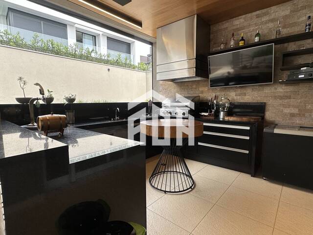 Casa para Venda em Santana de Parnaíba - 4