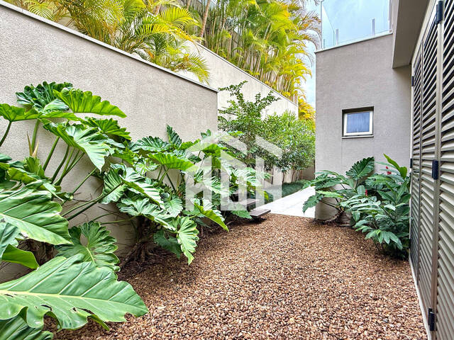 Casa para Venda em Santana de Parnaíba - 2