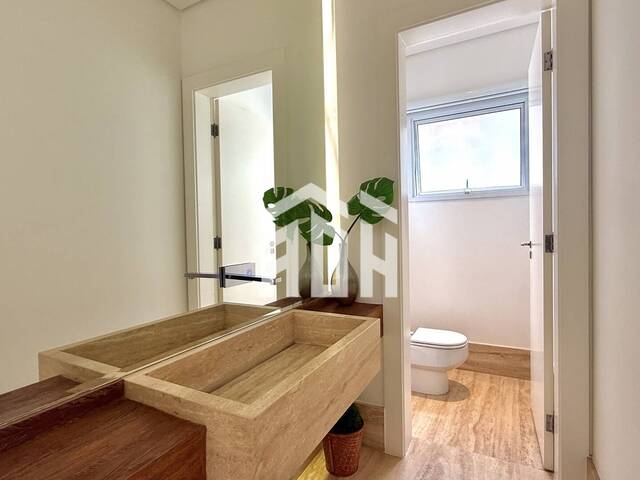Casa para Venda em Santana de Parnaíba - 5