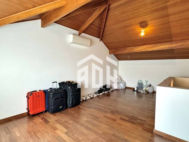#1053 - Casa para Venda em Santana de Parnaíba - SP