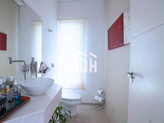 Casa para Venda em Santana de Parnaíba - 3