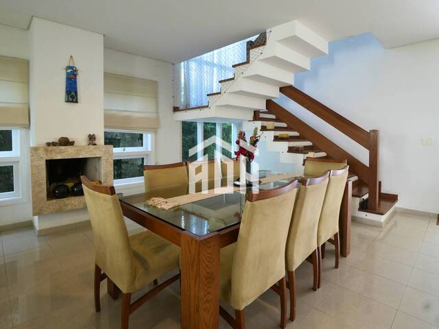 Casa para Venda em Santana de Parnaíba - 5