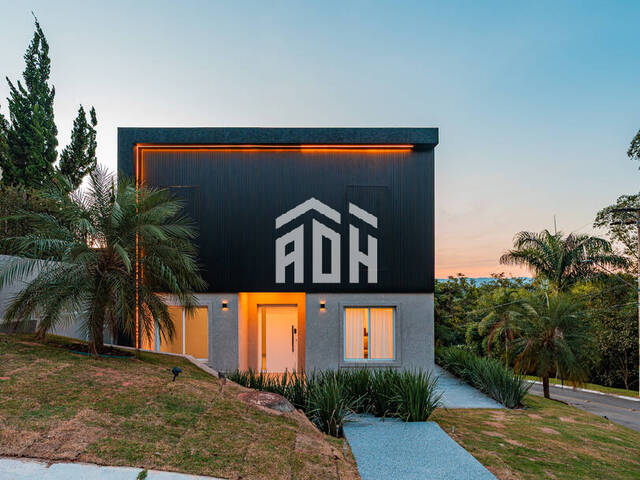 #1075 - Casa para Venda em Santana de Parnaíba - SP