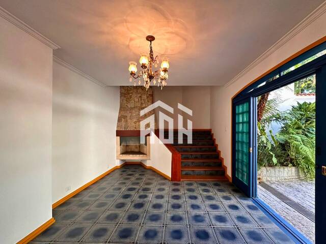 Casa para Venda em Santana de Parnaíba - 4