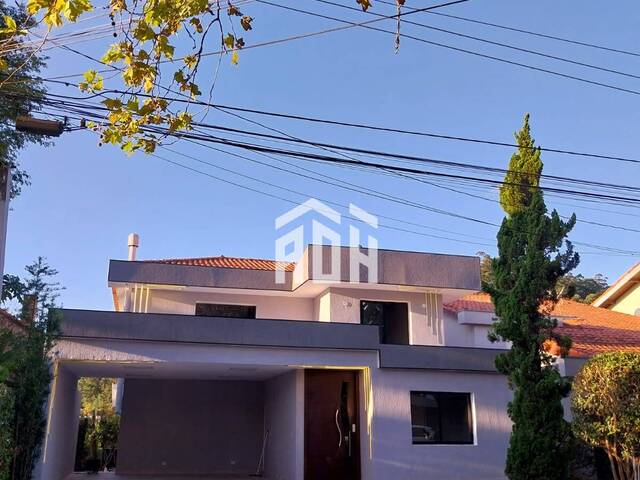 #1077 - Casa para Venda em Santana de Parnaíba - SP