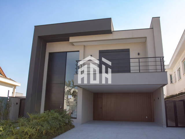 #1086 - Casa para Venda em Santana de Parnaíba - SP