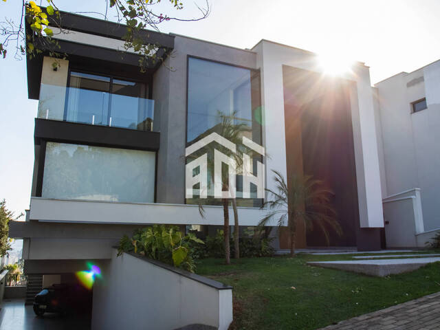 #1087 - Casa para Venda em Santana de Parnaíba - SP