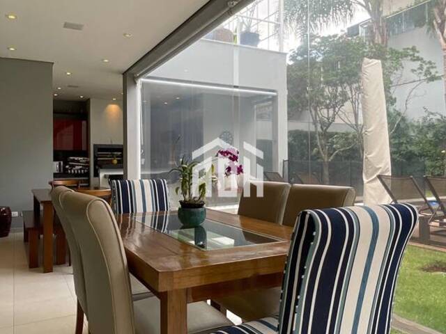 #1117 - Casa para Venda em Santana de Parnaíba - SP