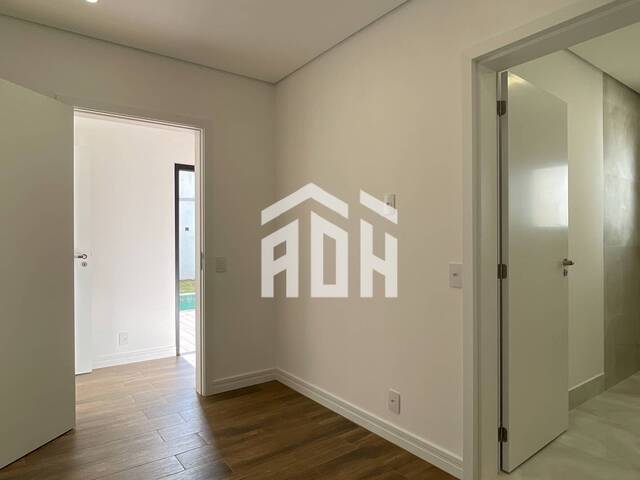 Casa para Venda em Santana de Parnaíba - 4