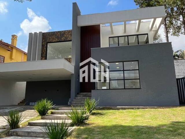 #1135 - Casa para Venda em Santana de Parnaíba - SP