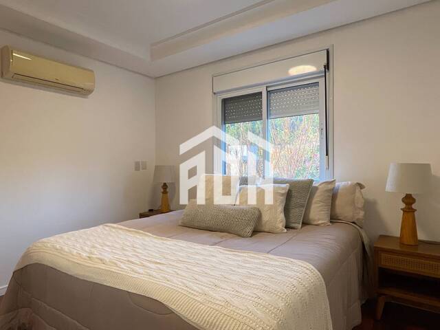 Casa para Venda em Santana de Parnaíba - 4