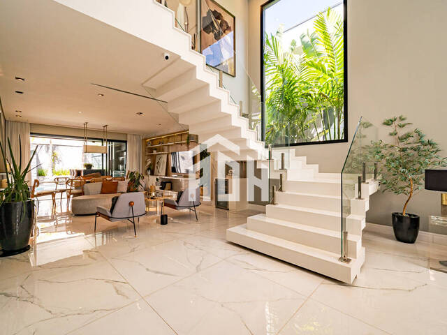 Casa para Venda em Santana de Parnaíba - 5