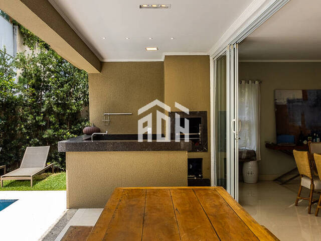 #1166 - Casa para Venda em Santana de Parnaíba - SP