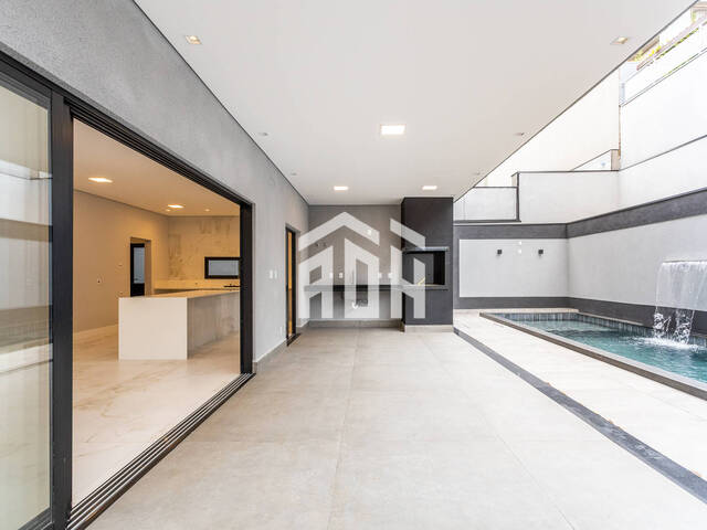 #1167 - Casa para Venda em Santana de Parnaíba - SP