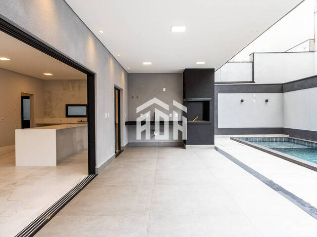 #1167 - Casa para Venda em Santana de Parnaíba - SP