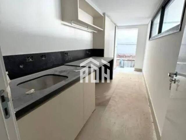 Casa para Venda em Santana de Parnaíba - 2