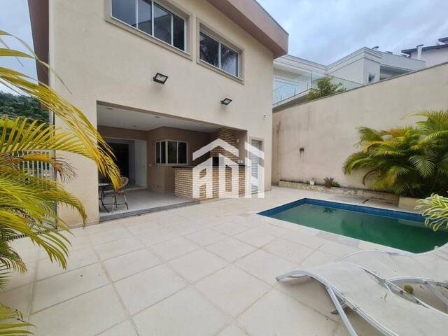 Casa para Venda em Santana de Parnaíba - 2