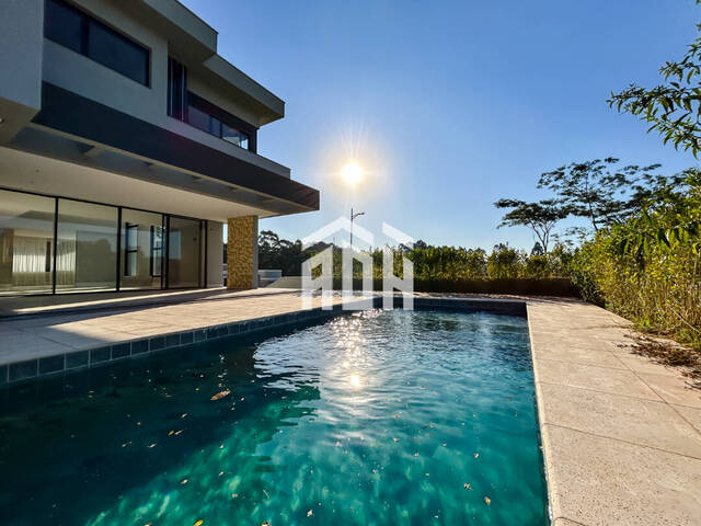 Casa para Venda em Santana de Parnaíba - 3