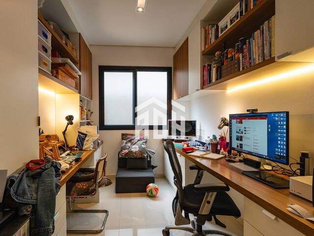 Casa para Venda em Santana de Parnaíba - 2