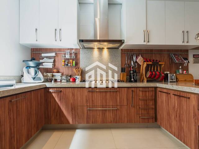 Casa para Venda em Santana de Parnaíba - 3