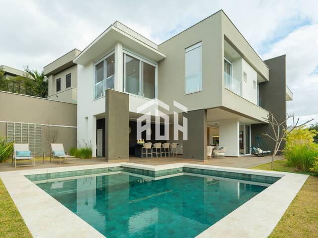 #1241 - Casa para Venda em Santana de Parnaíba - SP