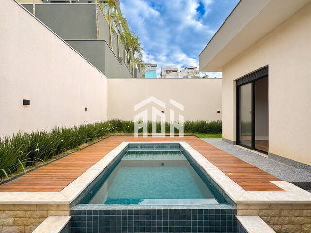 Casa para Venda em Santana de Parnaíba - 5