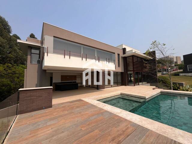 #1247 - Casa para Venda em Santana de Parnaíba - SP