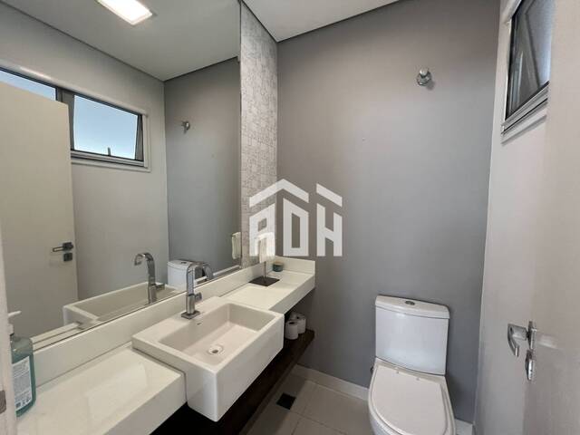 Casa para Venda em Santana de Parnaíba - 4