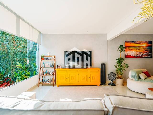 #1253 - Casa para Venda em Santana de Parnaíba - SP