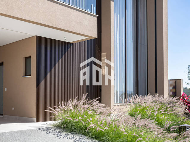 #1260 - Casa para Venda em Santana de Parnaíba - SP