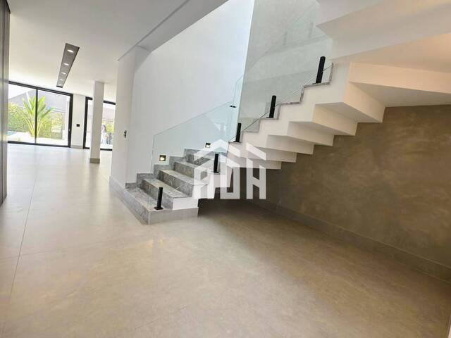 Casa para Venda em Santana de Parnaíba - 4