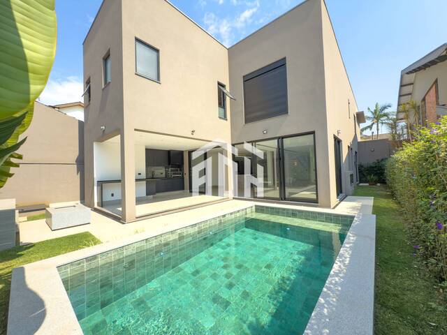 #1262 - Casa para Venda em Santana de Parnaíba - SP