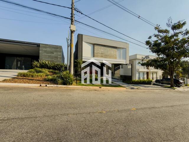 #1264 - Casa para Venda em Santana de Parnaíba - SP