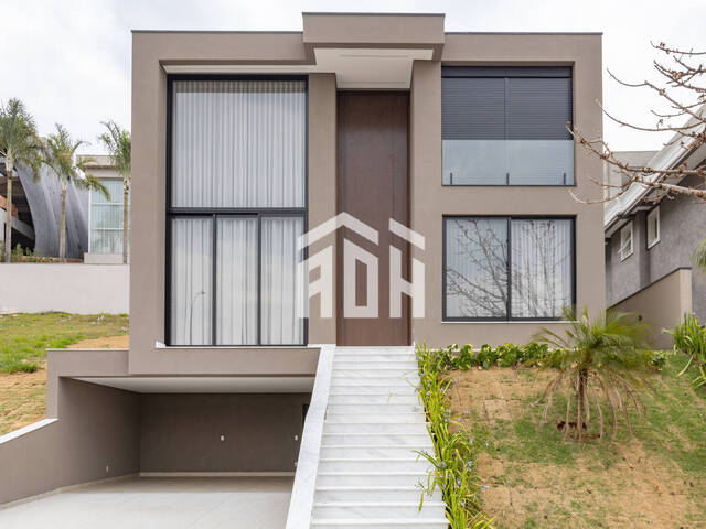 #1303 - Casa para Venda em Santana de Parnaíba - SP