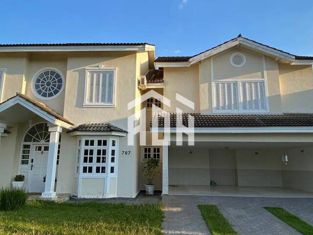 #1319 - Casa para Venda em Santana de Parnaíba - SP