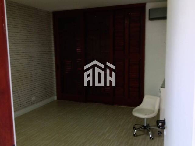 #1381 - Casa para Locação em Santana de Parnaíba - SP