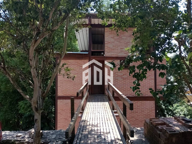 #1401 - Casa para Venda em Carapicuíba - SP