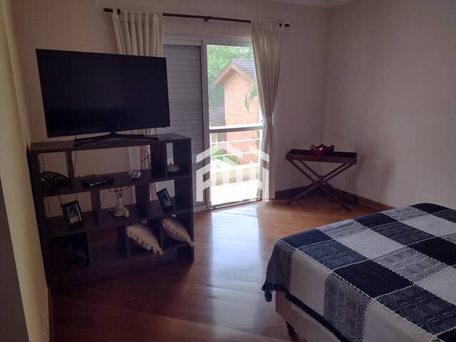 Casa para Venda em Santana de Parnaíba - 5