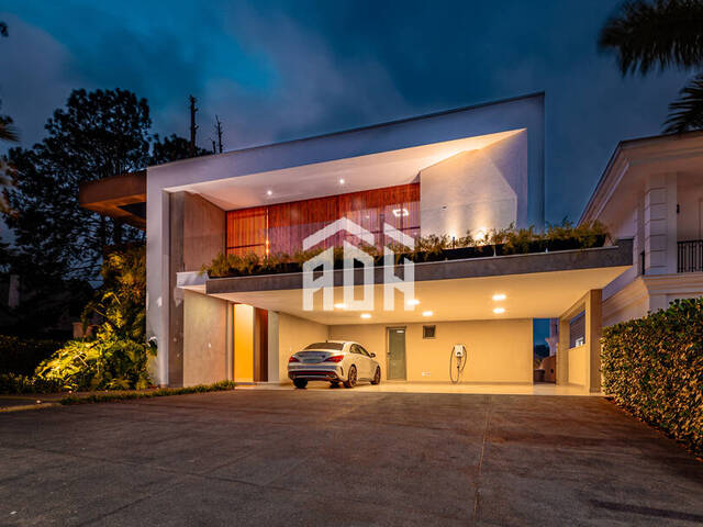 #1444 - Casa para Venda em Santana de Parnaíba - SP