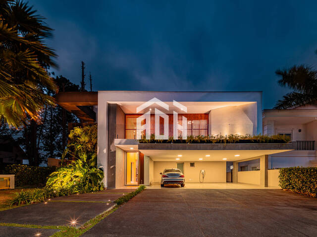 #1444 - Casa para Venda em Santana de Parnaíba - SP