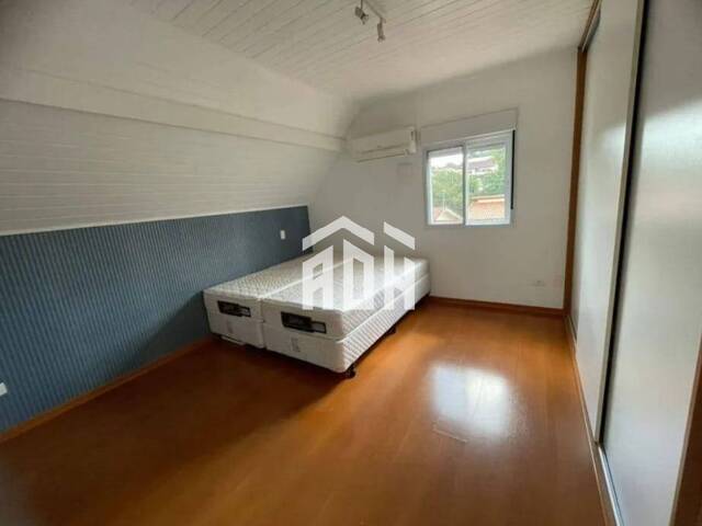 Casa para Venda em Santana de Parnaíba - 5